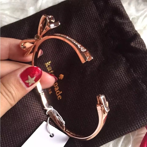 NWT —— Kate Spade Love Notes Crystal Hinged Bangle Gold - Picture 6 of 6